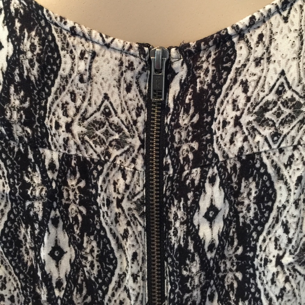 Volcom romper - Picture 4 of 8